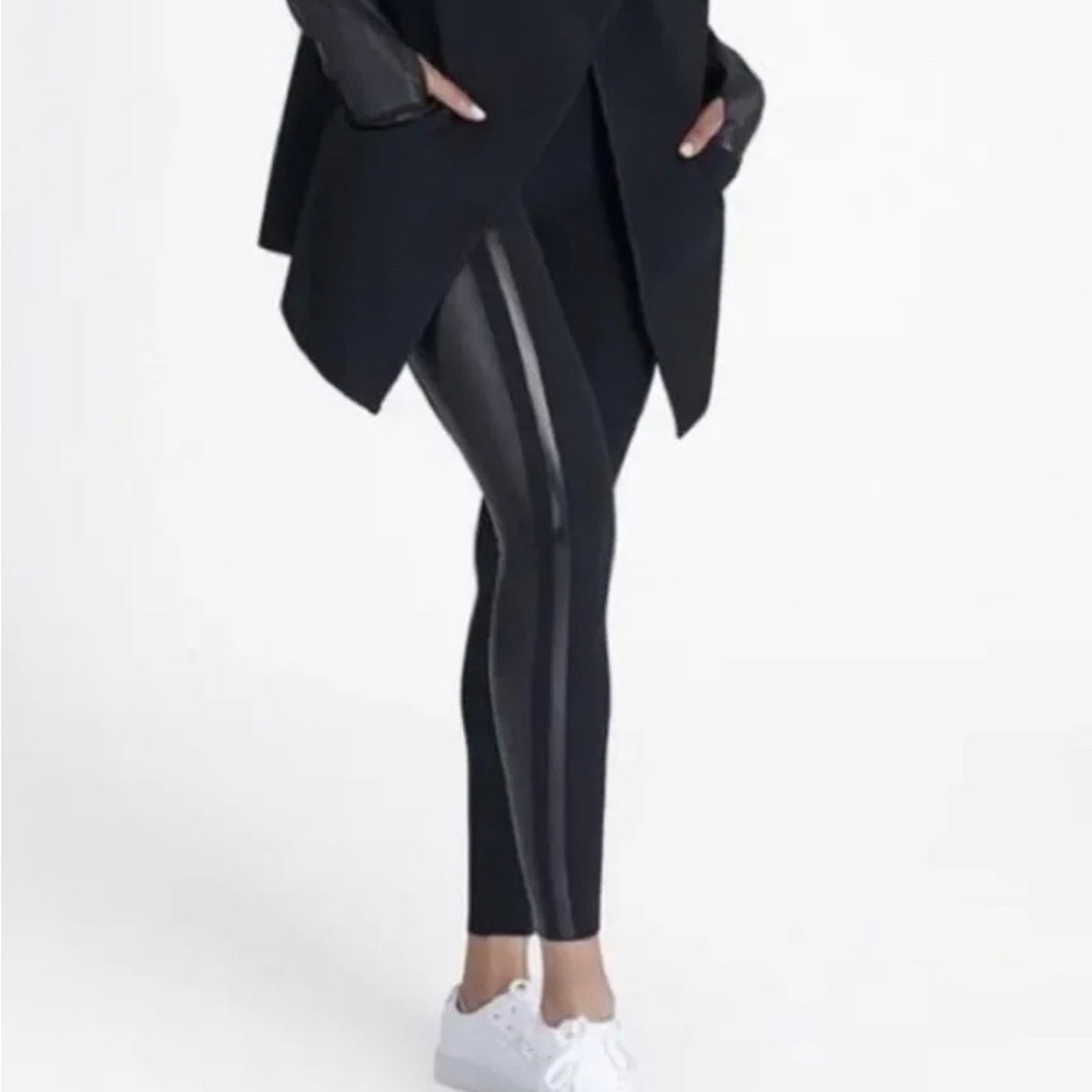 SPANX Every Wear Gloss Side Stripe Leggings Size Medium NWT